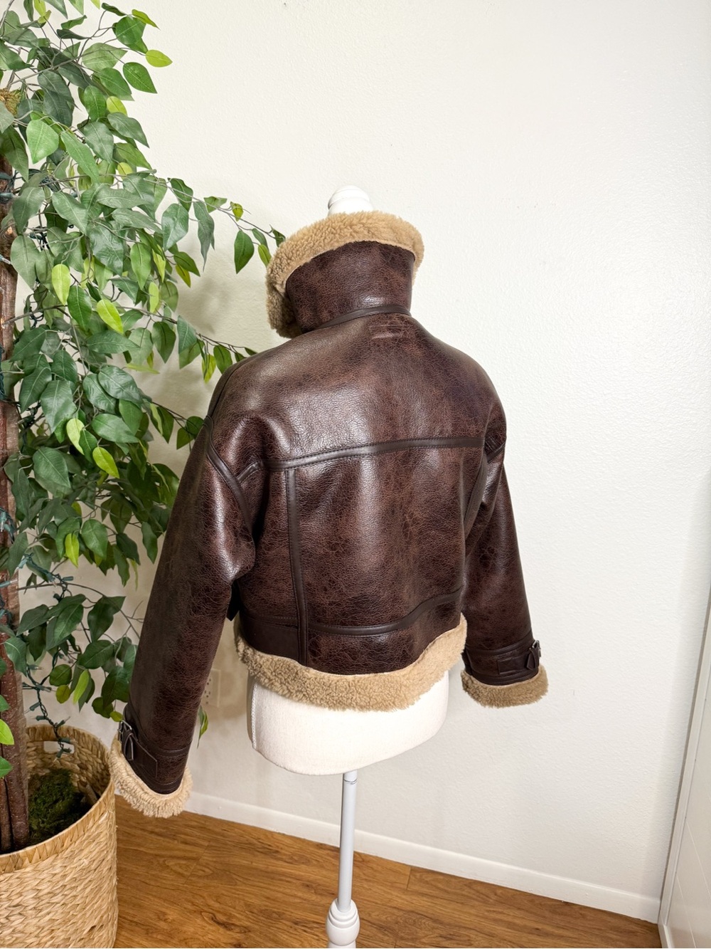 ZARA Faux Shearling Aviator Jacket
Size XS Brown Faux Leather Sherpa Moto Jacket - Picture 11 of 13